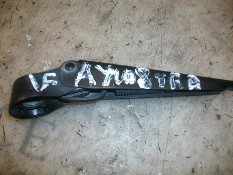 Recambio de brazo limpia trasero para ford fiesta (cbk) trend referencia OEM IAM   