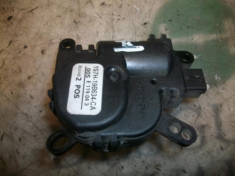 Recambio de motor apertura trampillas climatizador para ford fiesta (cbk) trend referencia OEM IAM   