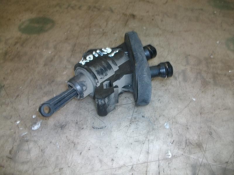 Recambio de bomba embrague para ford fiesta (cbk) trend referencia OEM IAM   