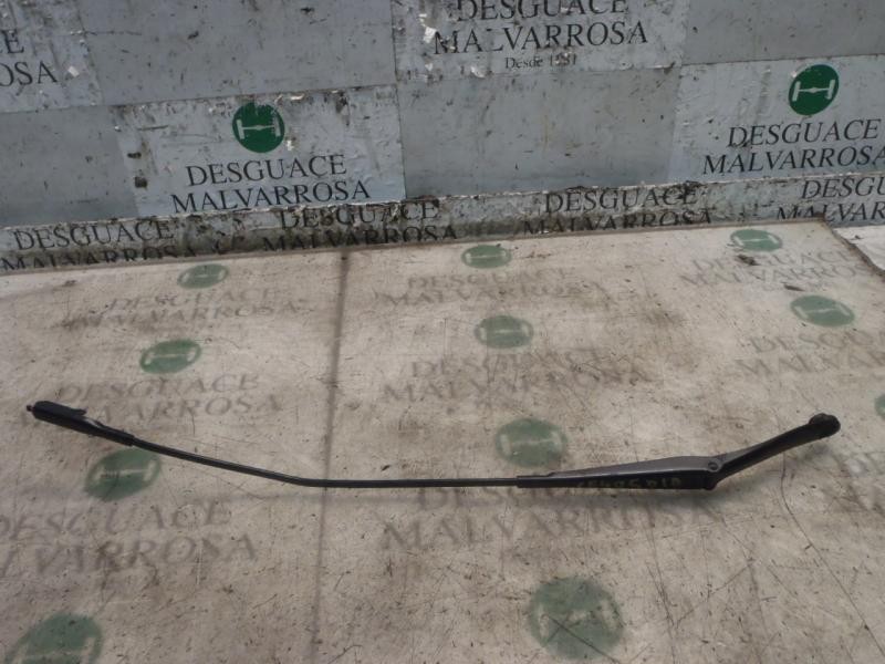 Recambio de brazo limpia delantero derecho para fiat linea (110) activa (110.0/111.0) referencia OEM IAM 51701423  