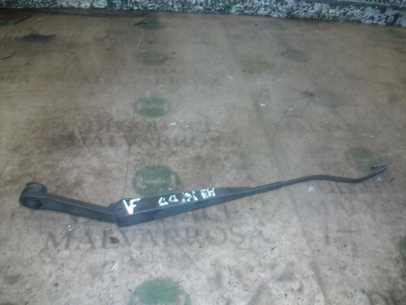 Recambio de brazo limpia delantero derecho para kia carens 2.0 crdi ex monovolumen referencia OEM IAM   