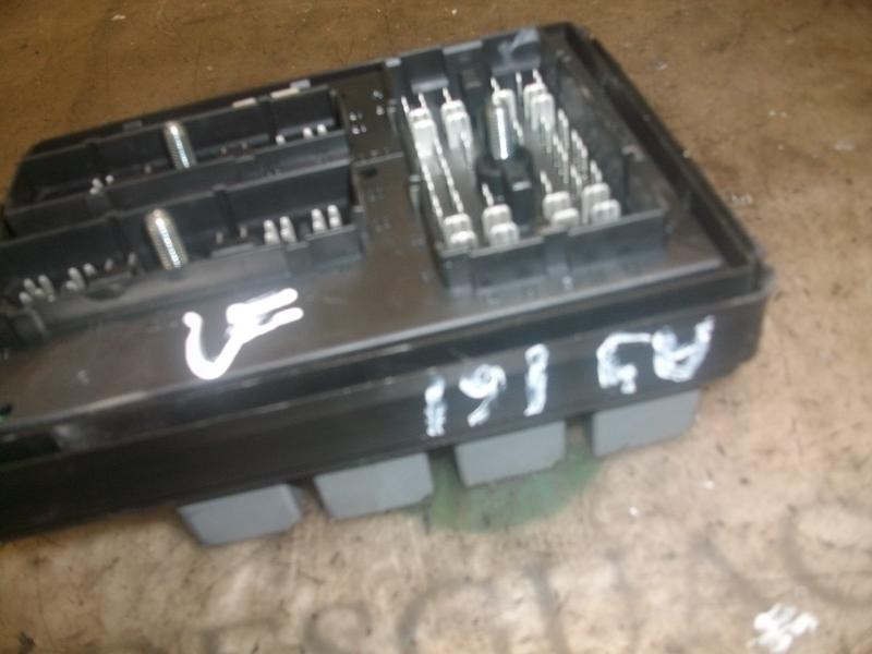 Recambio de caja reles / fusibles para kia carens 2.0 crdi ex monovolumen referencia OEM IAM   