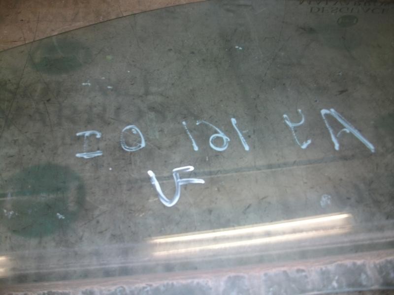 Recambio de cristal puerta delantero derecho para kia carens 2.0 crdi ex monovolumen referencia OEM IAM   