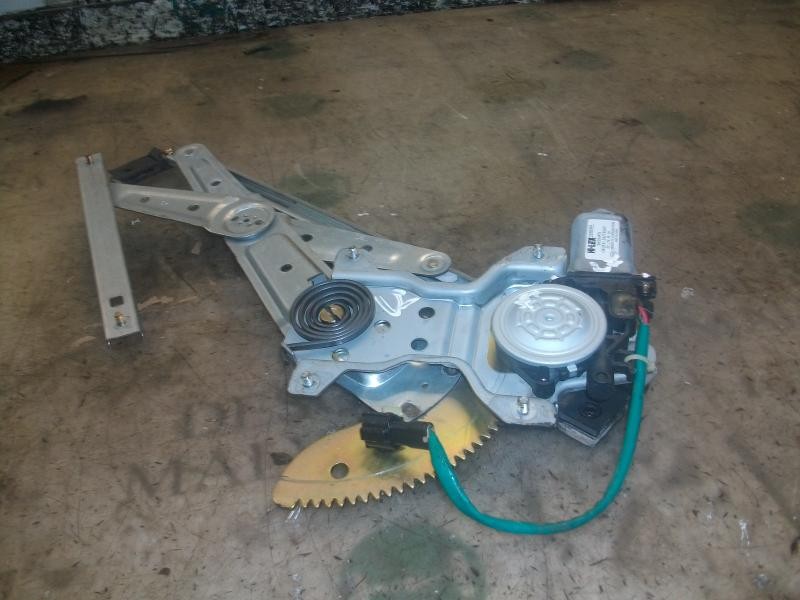 Recambio de elevalunas trasero izquierdo para kia carens 2.0 crdi ex monovolumen referencia OEM IAM   