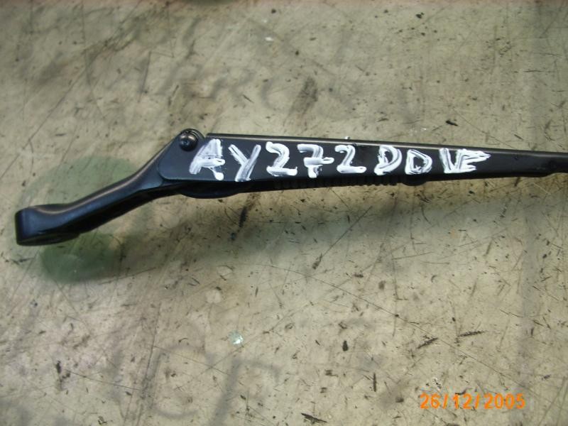 Recambio de brazo limpia delantero derecho para volkswagen passat berlina (3b2) comfortline referencia OEM IAM   