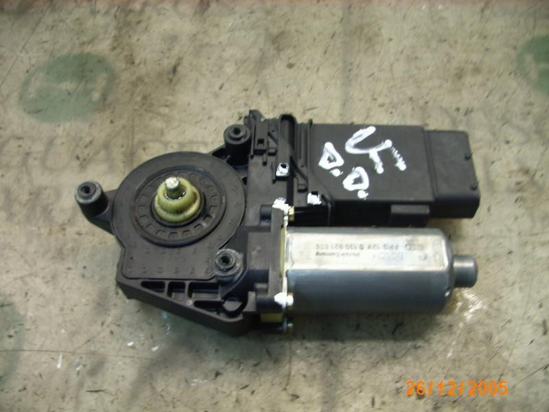 Recambio de motor elevalunas delantero derecho para volkswagen passat berlina (3b2) comfortline referencia OEM IAM   