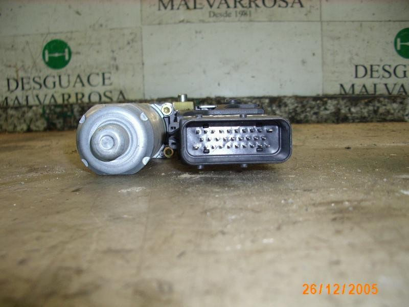 Recambio de motor elevalunas delantero derecho para volkswagen passat berlina (3b2) comfortline referencia OEM IAM   