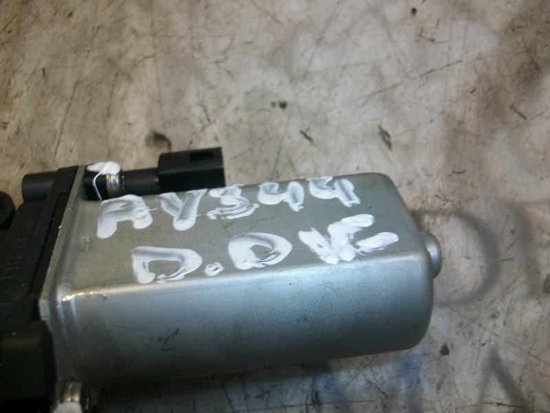 Recambio de motor elevalunas delantero derecho para ford fiesta (cbk) ghia referencia OEM IAM   