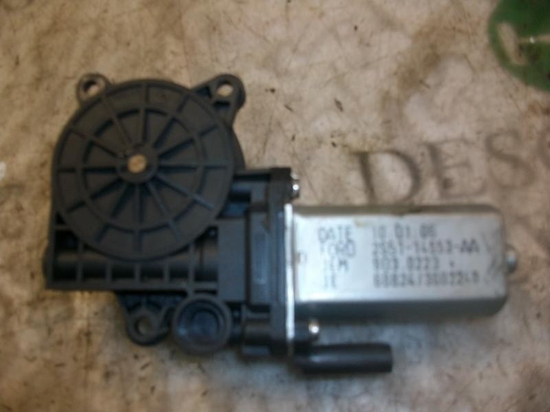 Recambio de motor elevalunas delantero derecho para ford fiesta (cbk) ghia referencia OEM IAM   