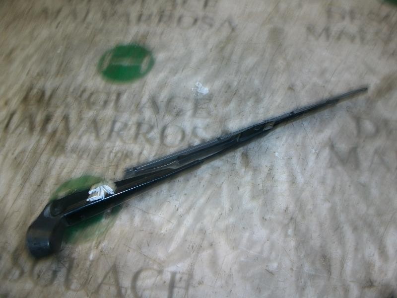 Recambio de brazo limpia trasero para ford fiesta (cbk) ghia referencia OEM IAM   