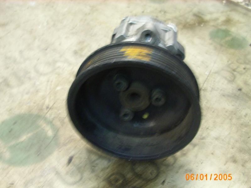 Recambio de bomba direccion para volkswagen polo berlina (6n1) 1.6 referencia OEM IAM   