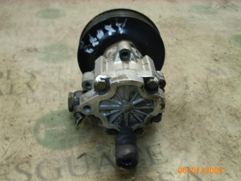 Recambio de bomba direccion para volkswagen polo berlina (6n1) 1.6 referencia OEM IAM   