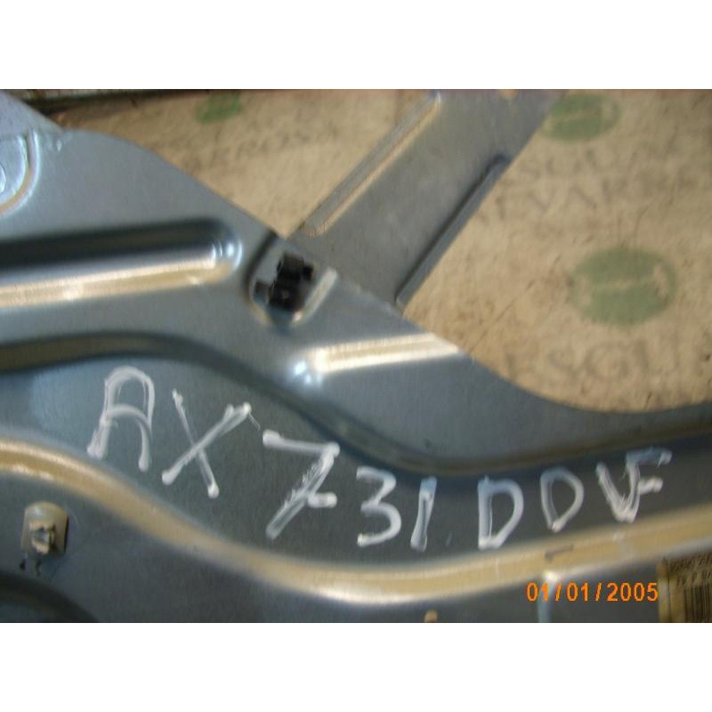 Recambio de elevalunas delantero derecho para hyundai elantra (xd) 2.0 crdi gls (4-ptas.) referencia OEM IAM 824022D010  