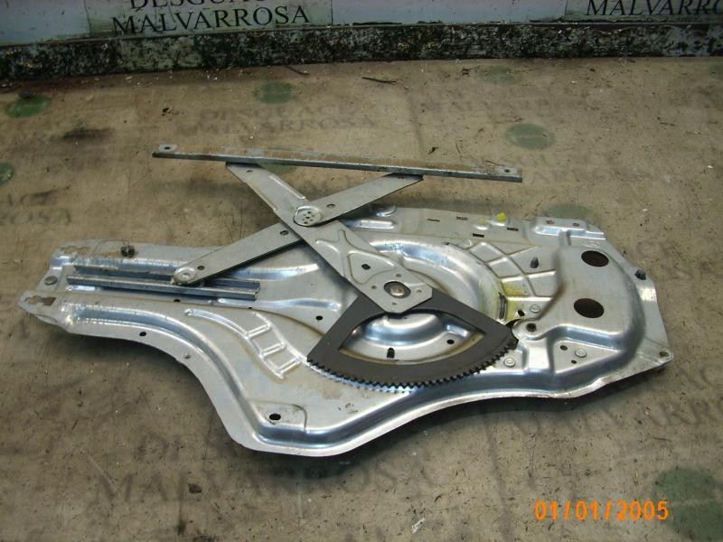 Recambio de elevalunas delantero derecho para hyundai elantra (xd) 2.0 crdi gls (4-ptas.) referencia OEM IAM 824022D010  