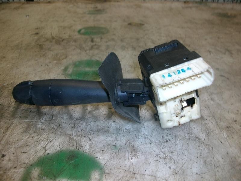 Recambio de mando limpia para renault clio ii fase ii (b/cb0) base authentique referencia OEM IAM   