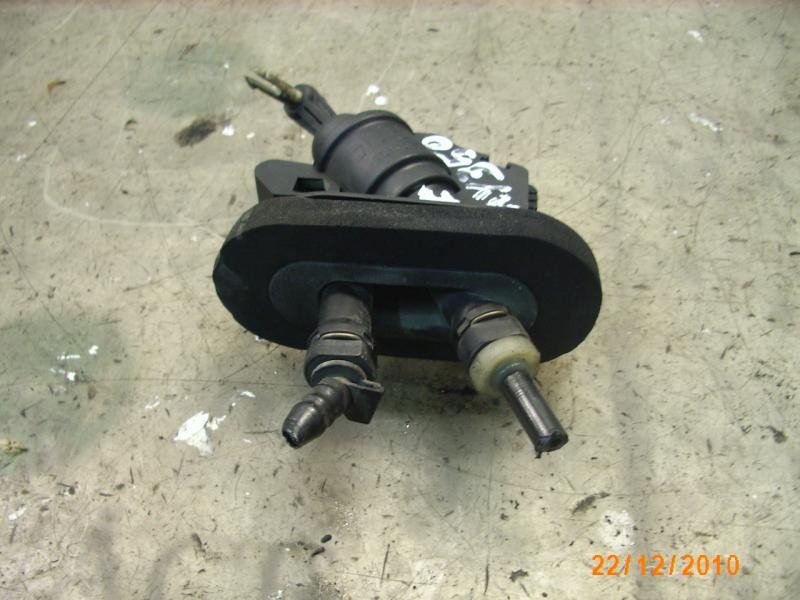 Recambio de bomba embrague para ford fiesta (cbk) ghia referencia OEM IAM   