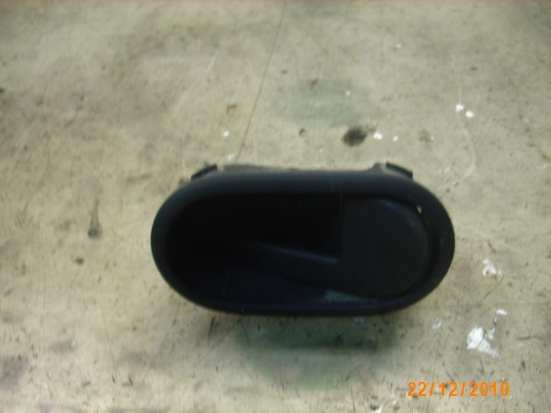 Recambio de maneta interior delantera derecha para ford fiesta (cbk) ghia referencia OEM IAM   