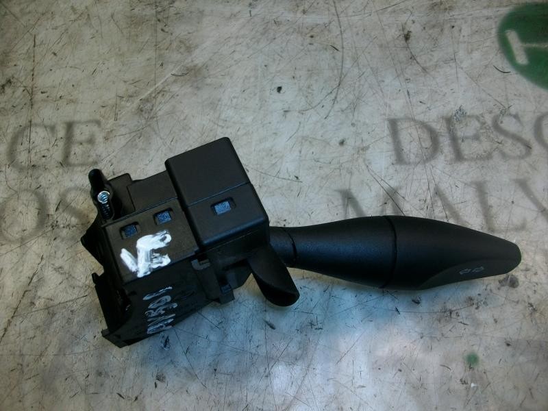Recambio de mando intermitentes para ford fiesta (cbk) ghia referencia OEM IAM   