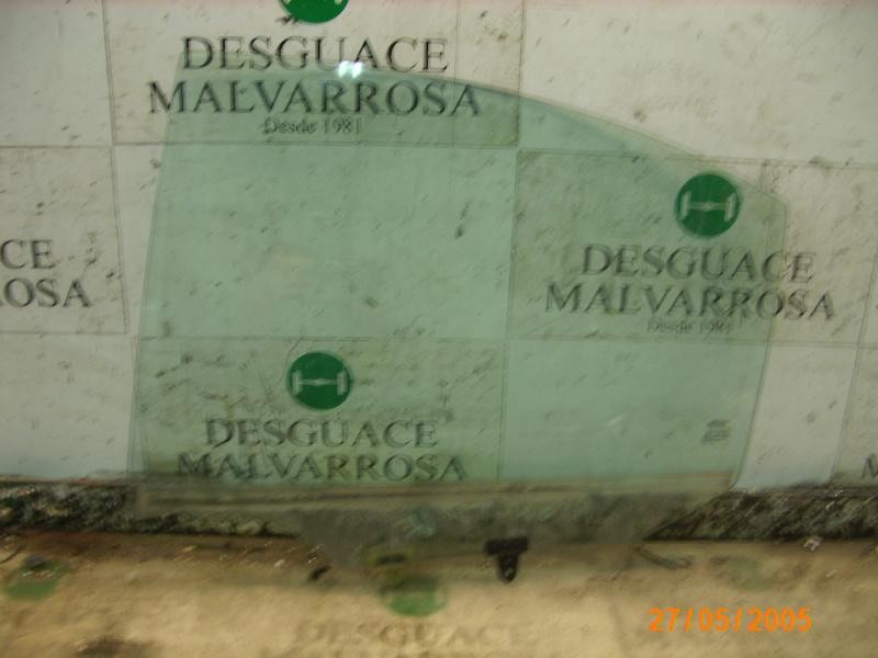 Recambio de cristal puerta trasero izquierdo para nissan primera berlina (p12) acenta referencia OEM IAM   