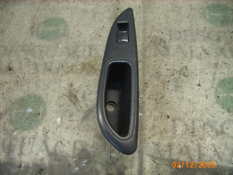 Recambio de mando elevalunas trasero derecho para nissan primera berlina (p12) acenta referencia OEM IAM   