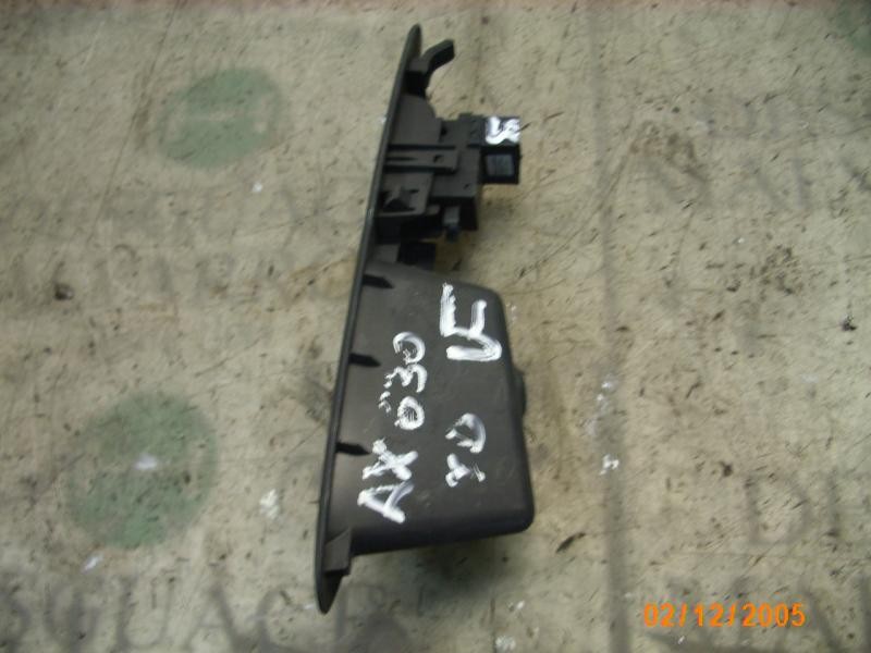 Recambio de mando elevalunas trasero derecho para nissan primera berlina (p12) acenta referencia OEM IAM   