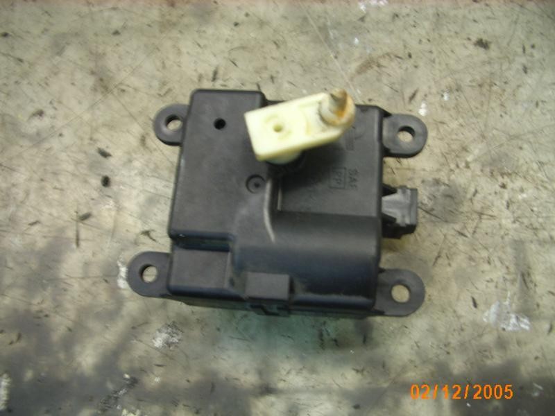 Recambio de motor apertura trampillas climatizador para nissan primera berlina (p12) acenta referencia OEM IAM   