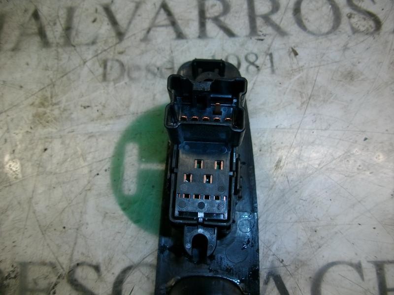 Recambio de mando elevalunas trasero derecho para nissan qashqai (j10) acenta referencia OEM IAM   