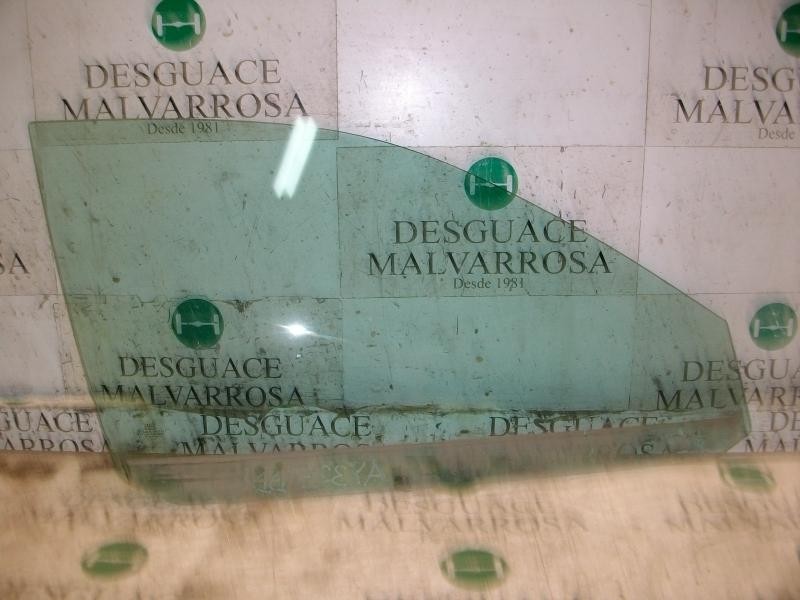 Recambio de cristal puerta delantero derecho para audi a4 berlina (b5) 1.8 referencia OEM IAM 8D0845202  