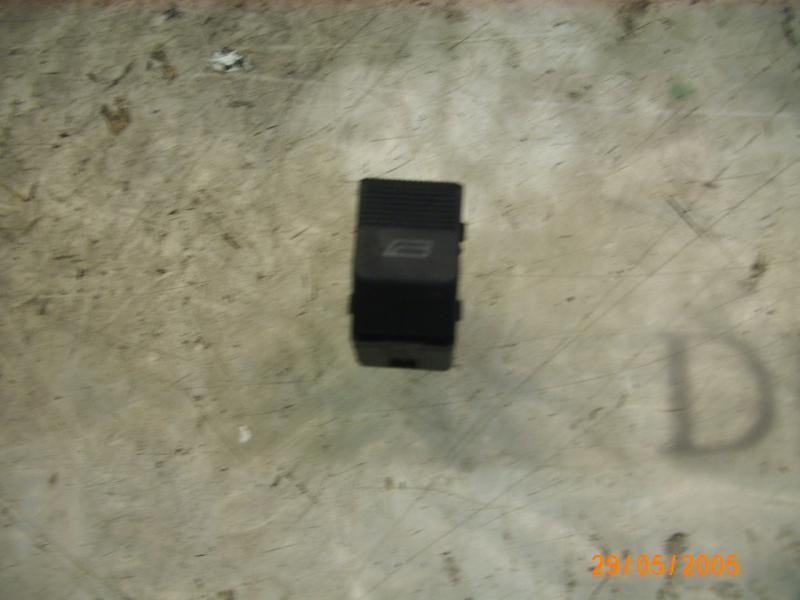 Recambio de mando elevalunas delantero derecho para audi a4 berlina (b5) 1.8 referencia OEM IAM 4D095985501C 4D095985501C 