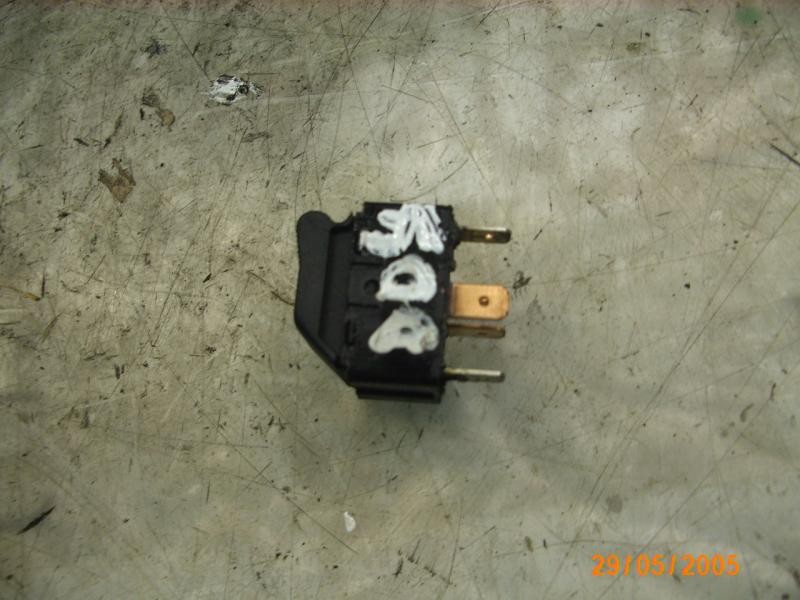 Recambio de mando elevalunas delantero derecho para audi a4 berlina (b5) 1.8 referencia OEM IAM 4D095985501C 4D095985501C 