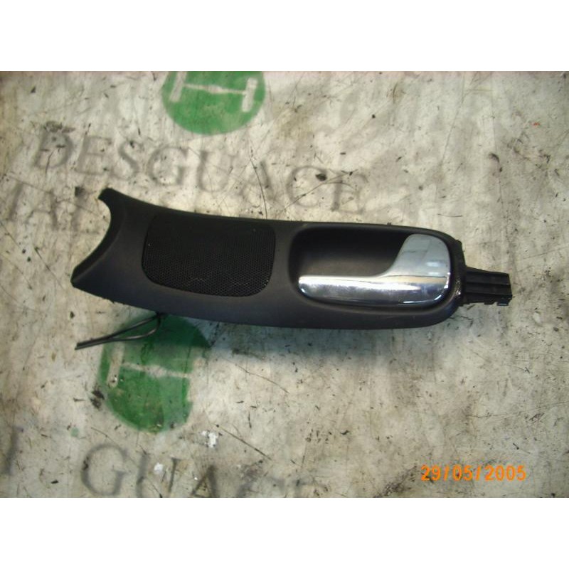 Recambio de maneta interior delantera derecha para audi a4 berlina (b5) 1.8 referencia OEM IAM 8D1837020  