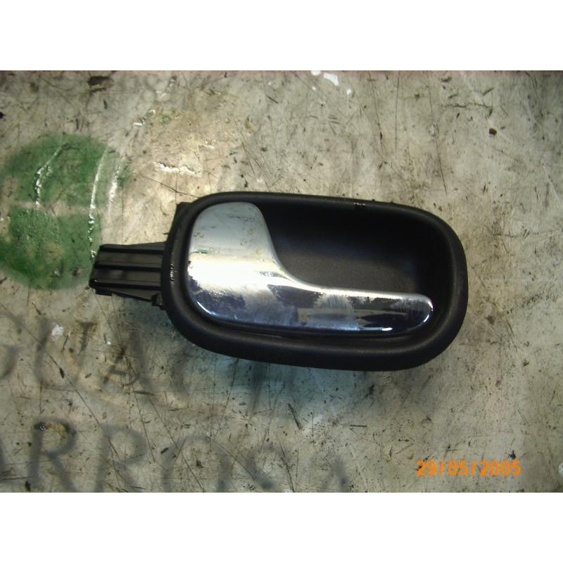 Recambio de maneta interior trasera izquierda para audi a4 berlina (b5) 1.8 referencia OEM IAM 8D1839019  