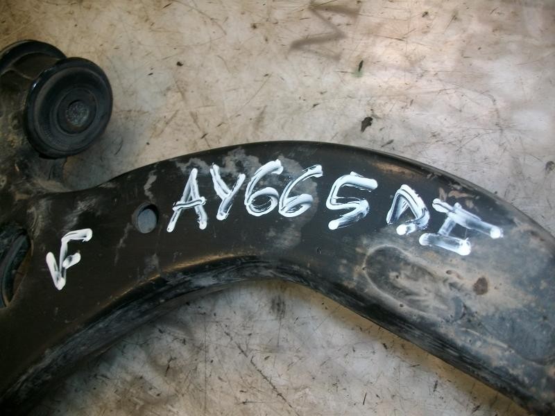 Recambio de brazo suspension inferior delantero izquierdo para ford fiesta (cbk) ghia referencia OEM IAM   