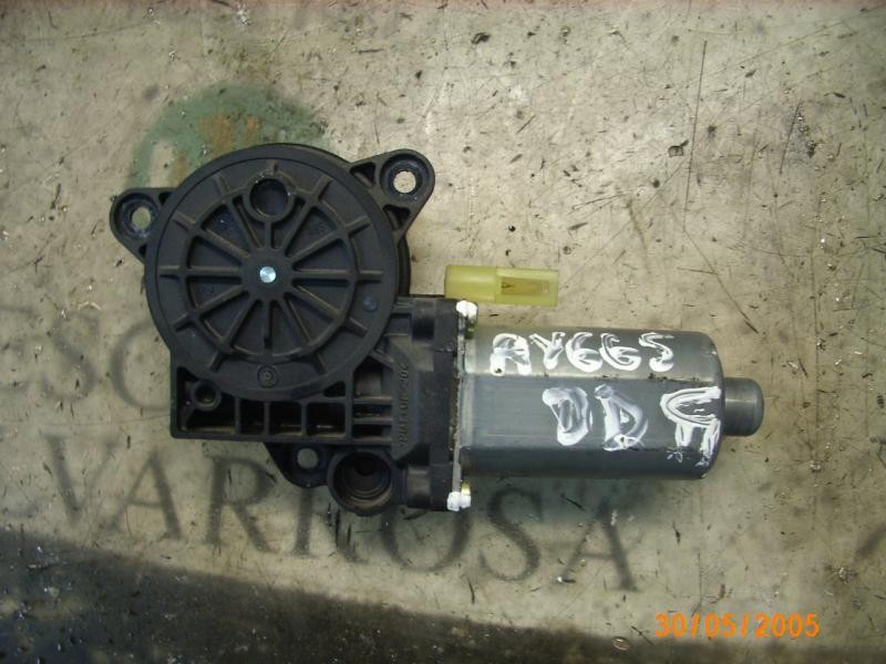 Recambio de motor elevalunas delantero derecho para ford fiesta (cbk) ghia referencia OEM IAM   