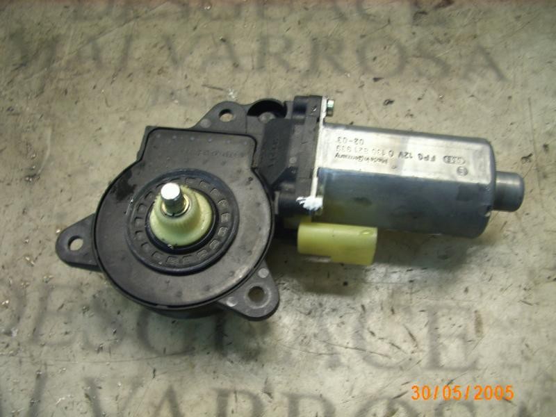 Recambio de motor elevalunas delantero derecho para ford fiesta (cbk) ghia referencia OEM IAM   