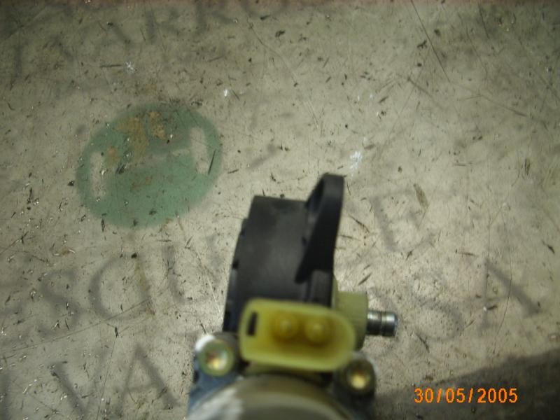 Recambio de motor elevalunas delantero derecho para ford fiesta (cbk) ghia referencia OEM IAM   