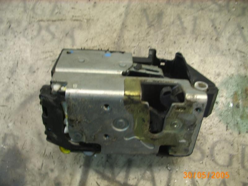 Recambio de cerradura puerta trasera derecha para ford fiesta (cbk) ghia referencia OEM IAM   