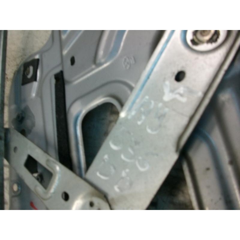 Recambio de elevalunas delantero derecho para hyundai santa fe (sm) 2.0 gls crdi 4x4 referencia OEM IAM 8240626000  