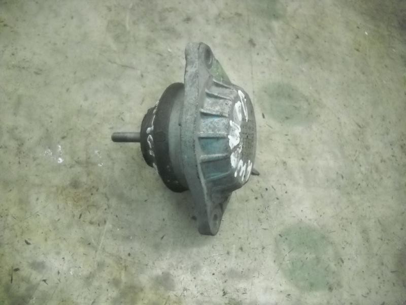 Recambio de soporte motor derecho para audi 80 avant 2.3 referencia OEM IAM   