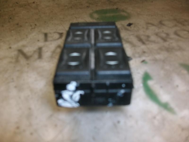 Recambio de mando elevalunas delantero izquierdo para ford mondeo berlina (ge) ambiente referencia OEM IAM   