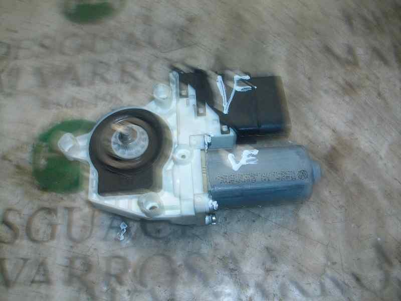 Recambio de motor elevalunas trasero derecho para volkswagen bora berlina (1j2) 1.6 referencia OEM IAM   