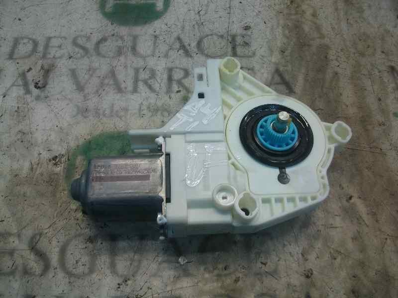 Recambio de motor elevalunas trasero izquierdo para audi a4 ber. (b8) 2.0 16v tdi referencia OEM IAM   