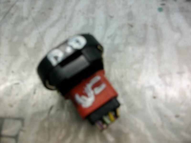 Recambio de mando elevalunas delantero derecho para ford fiesta (cbk) ghia referencia OEM IAM   