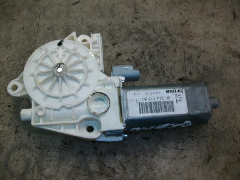 Recambio de motor elevalunas delantero izquierdo para peugeot 307 (s1) xn referencia OEM IAM   