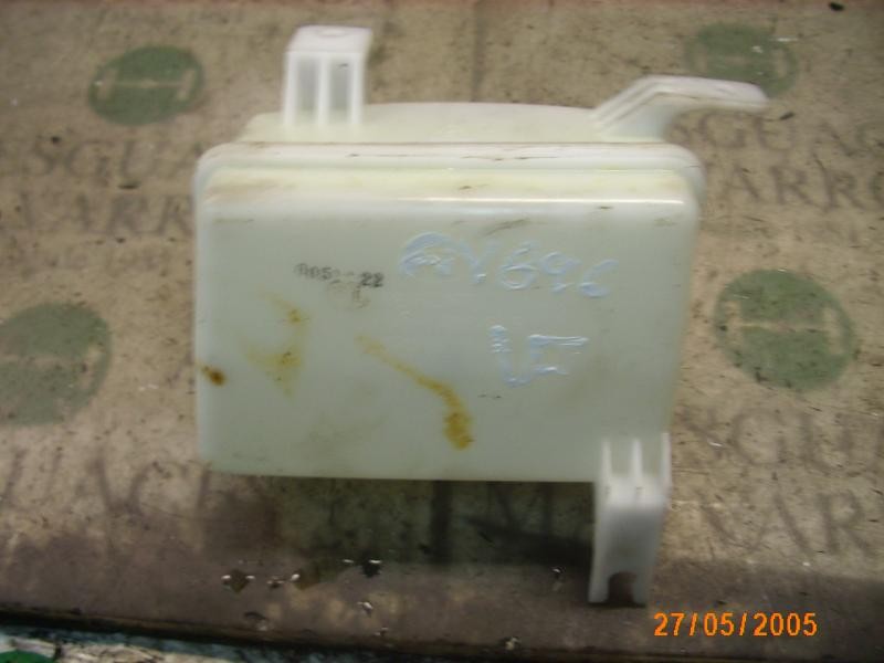 Recambio de deposito expansion para kia carens 2.0 crdi ex monovolumen referencia OEM IAM 0K2KB15350  