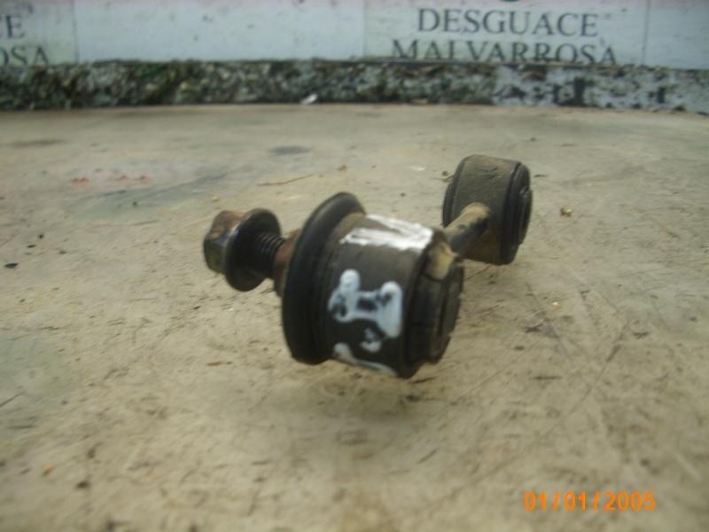 Recambio de tirante trasero izquierdo para kia carens 2.0 crdi ex monovolumen referencia OEM IAM 0K2M228150  