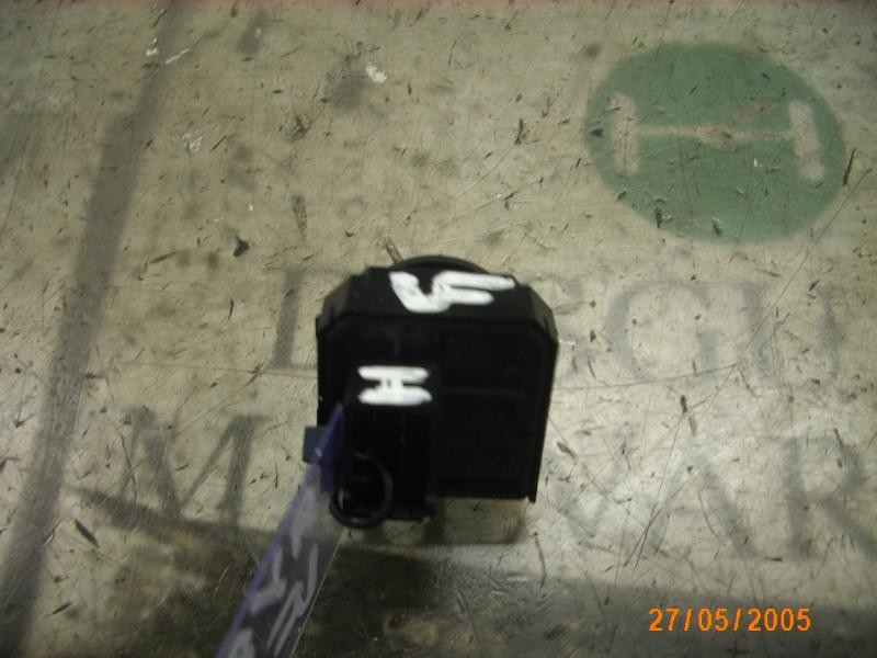 Recambio de mando retrovisor para kia carens 2.0 crdi ex monovolumen referencia OEM IAM 0K2FA66350D8  