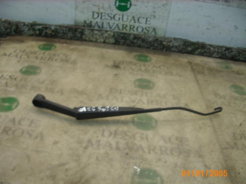 Recambio de brazo limpia delantero izquierdo para kia carens 2.0 crdi ex monovolumen referencia OEM IAM 0K2FA67321  