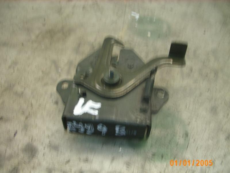 Recambio de cerradura capot para kia carens 2.0 crdi ex monovolumen referencia OEM IAM 0K2FA56620  