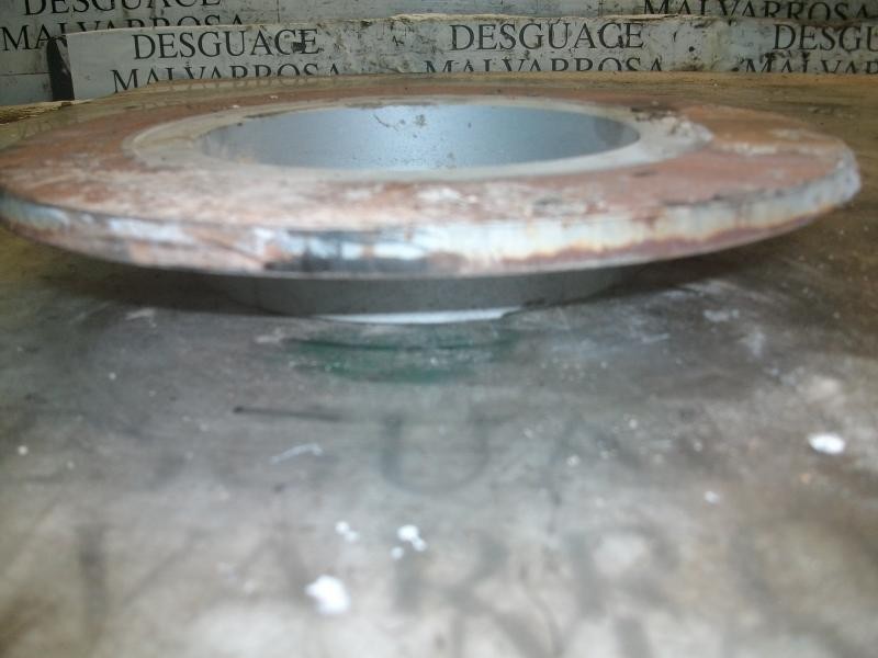 Recambio de disco freno trasero para kia carens 2.0 crdi ex monovolumen referencia OEM IAM 0K9AA26251C  